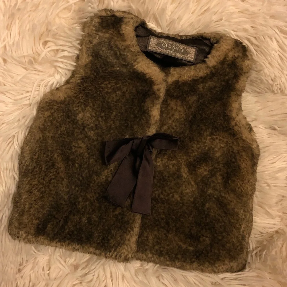 Old Navy girls vest